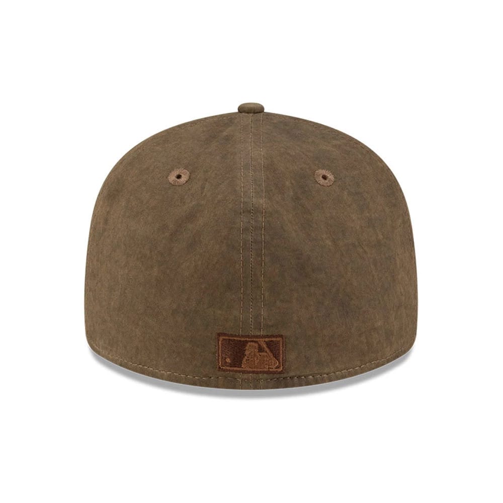Pictured is this MLB Utility Linen San Francisco Giants Retro Crown 59FIFTY Fitted cap in open brown. 7