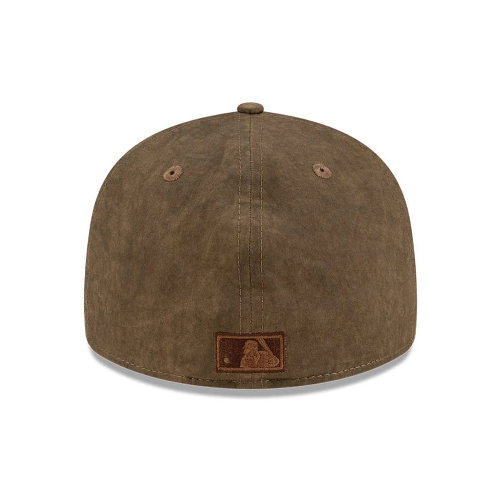 New York Mets MLB Open Brown Retro Crown New Era 59FIFTY Fitted Cap, rear view showing the brown embroidered MLB Batterman logo centred on the back panels, with matching brown eyelets and a top button on the faded brown crown.