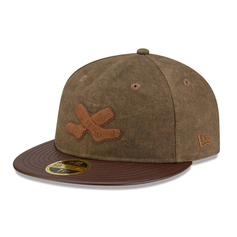 Chicago White Sox MLB Open Brown Retro Crown New Era 59FIFTY Fitted Cap, three-quarter view showing a raised brown embroidered logo on the front panel, brown visor with gold 59FIFTY size sticker and brown New Era flag logo on the left side.