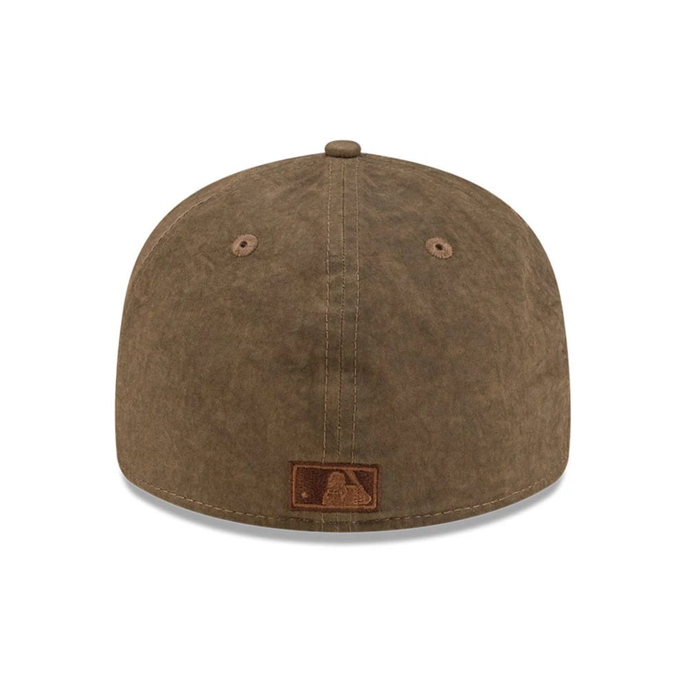 Chicago White Sox MLB Open Brown Retro Crown New Era 59FIFTY Fitted Cap, rear view showing the brown embroidered MLB Batterman logo centrally placed on the structured brown back panels with stitching and eyelets.