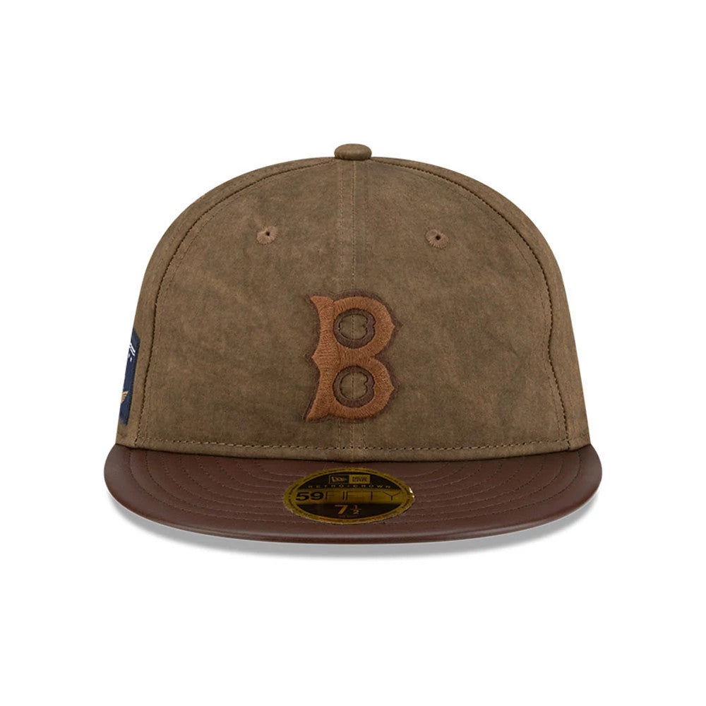 Boston Red Sox MLB Open Brown Retro Crown New Era 59FIFTY Fitted Cap, front view showing the brown B logo in raised embroidery on the structured brown crown with a dark brown visor and gold 59FIFTY size sticker.