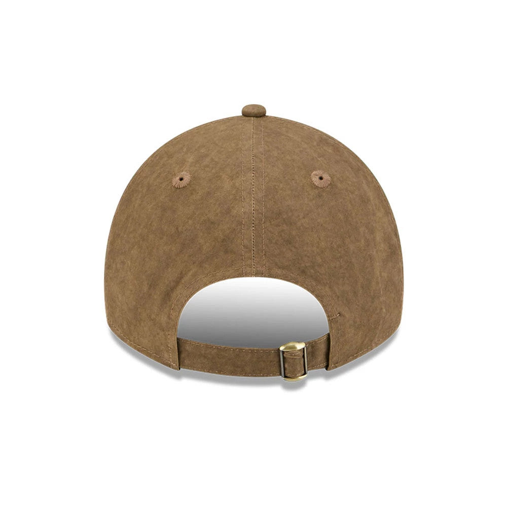Pictured is this MLB Utility Linen LA Dodgers 9TWENTY A-Frame cap in open brown. 4