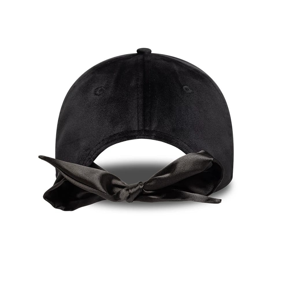 This is a New York Yankees MLB Velour Black 9TWENTY Bow Back Adjustable Cap 2