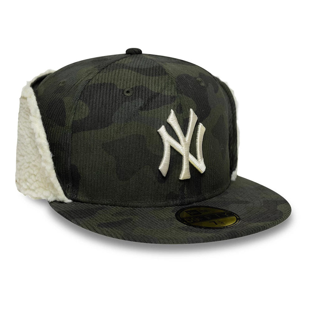 Pictured is this MLB Cord New York Yankees Downflap 59FIFTY Fitted cap in green. 3