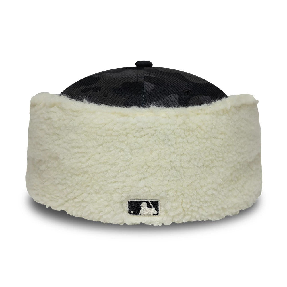 Pictured is this MLB Cord Chicago White Sox Downflap 59FIFTY Fitted cap in black. 4