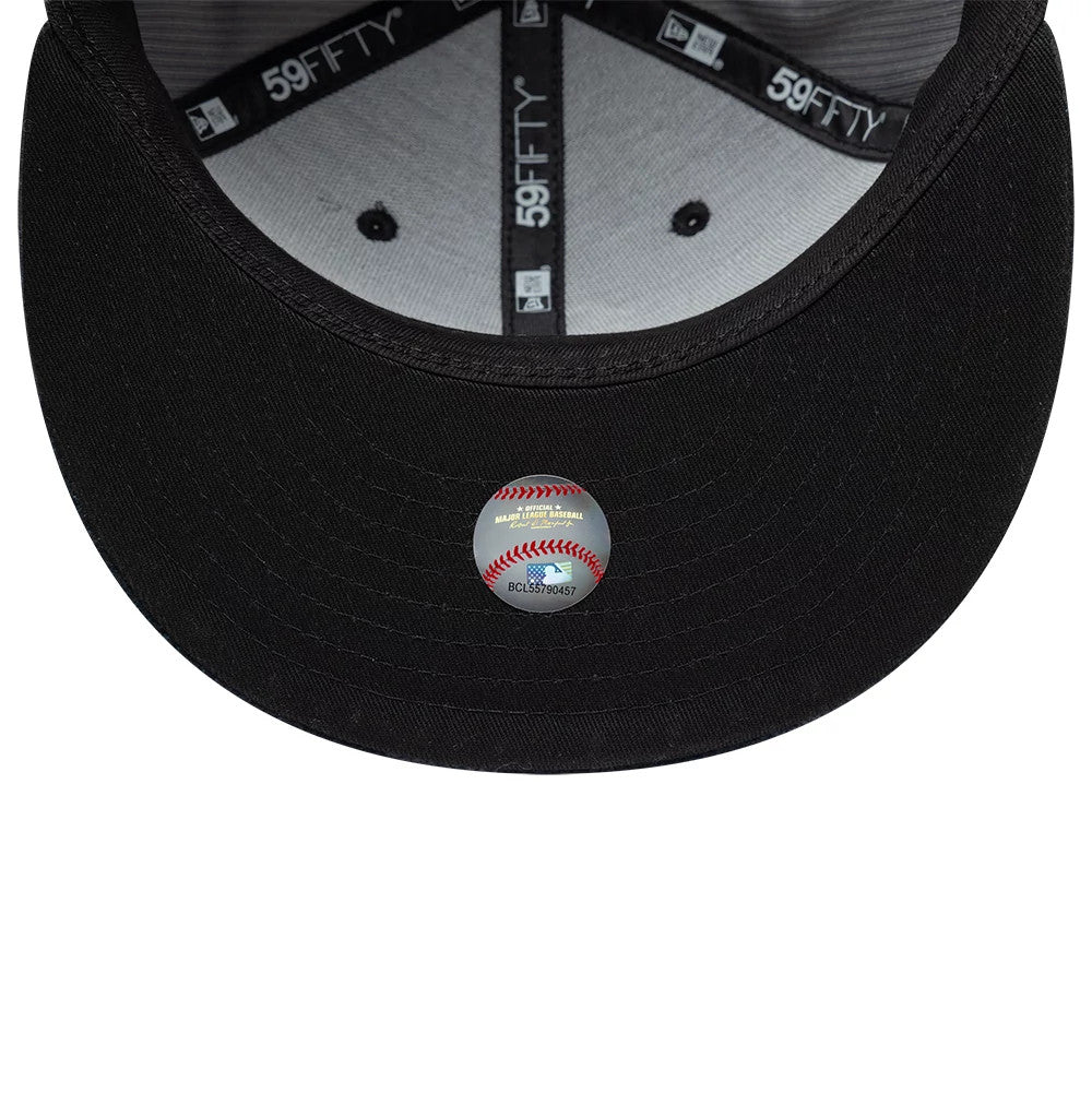 Pictured is this MLB Cord Chicago White Sox Downflap 59FIFTY Fitted cap in black. 9