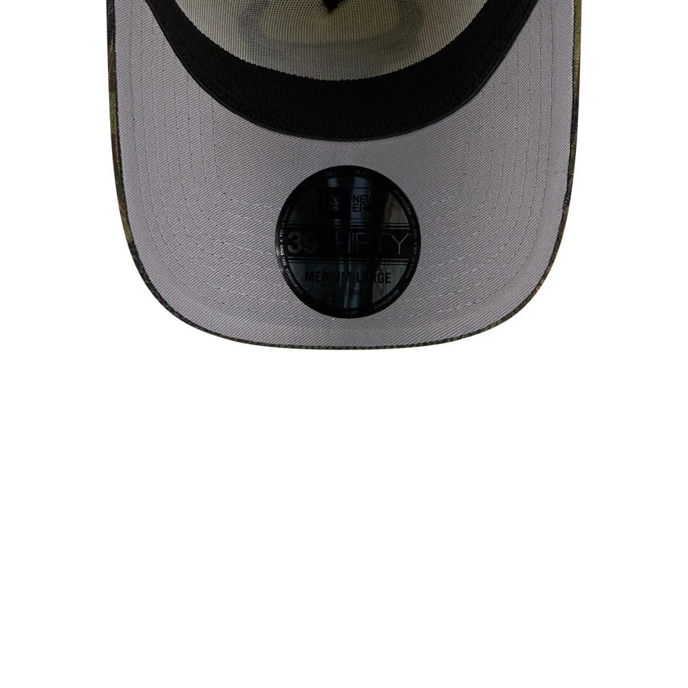 Pictured is this NBA Chicago Bulls 39THIRTY A-Frame Stretch Fit cap in Cream 2