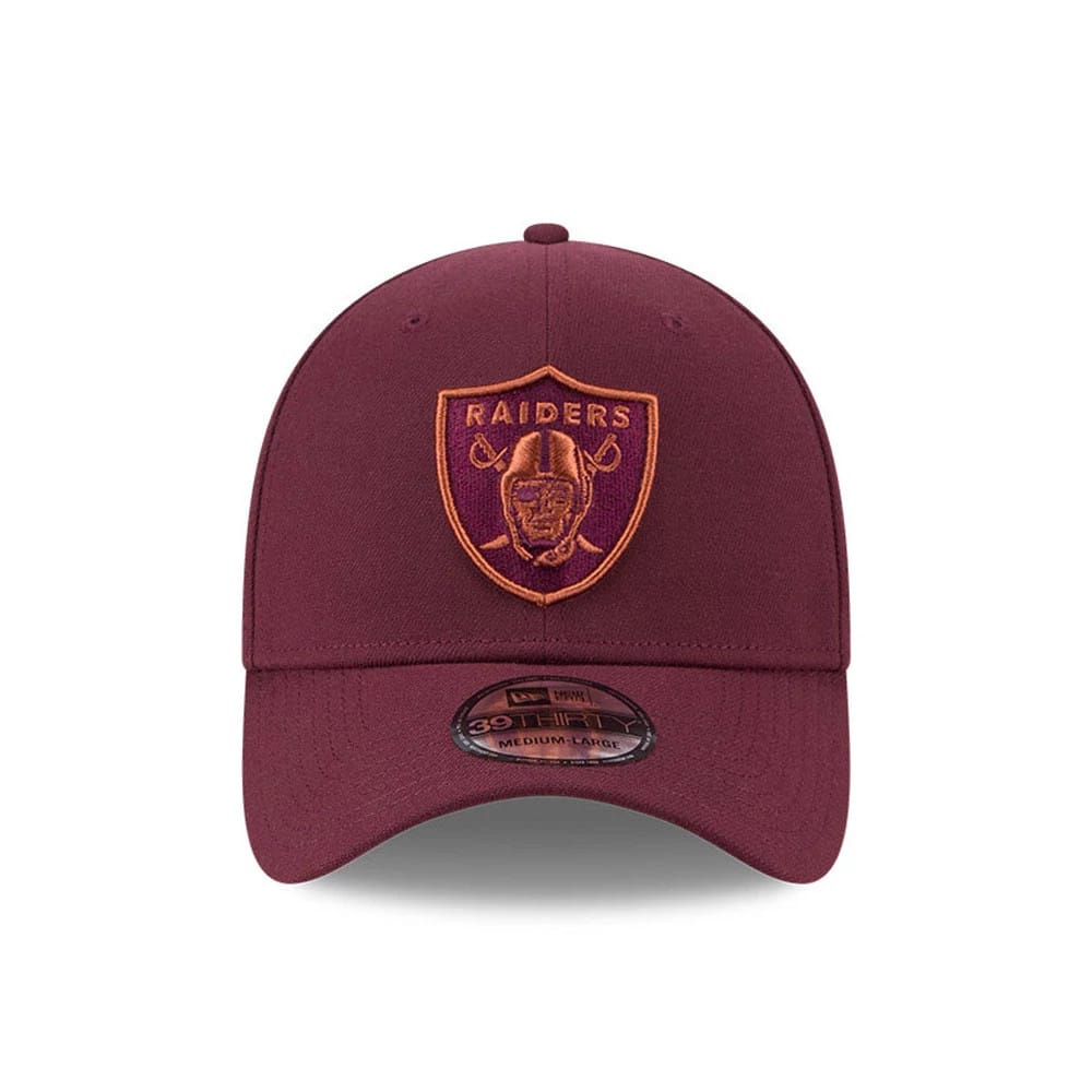 Las Vegas Raiders NFL Frosted Rust Dark Red New Era 39THIRTY Stretch Fit Cap, front view showing a copper-tone raised embroidered Raiders logo on the front panel, dark red visor, and 39THIRTY size sticker.