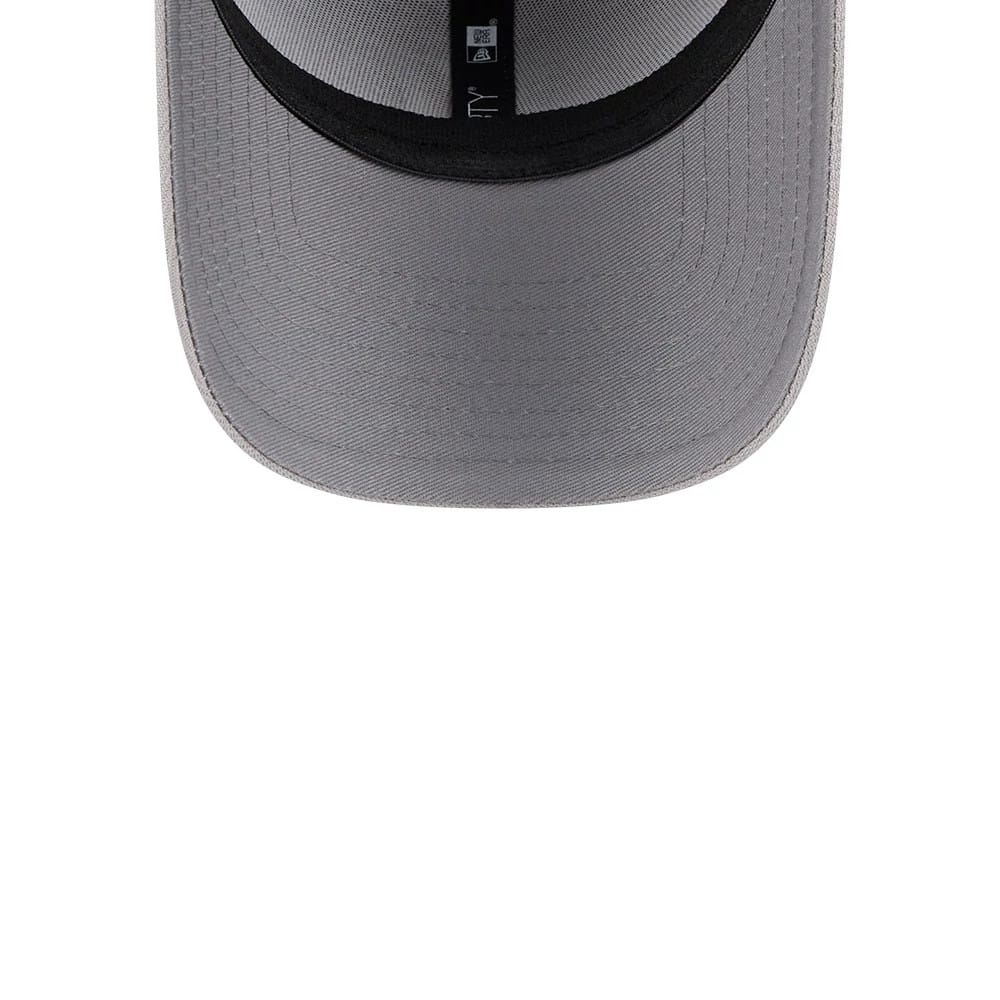 Pictured is this MLB Metallic New York Yankees 39THIRTY Stretch Fit cap in grey. 7