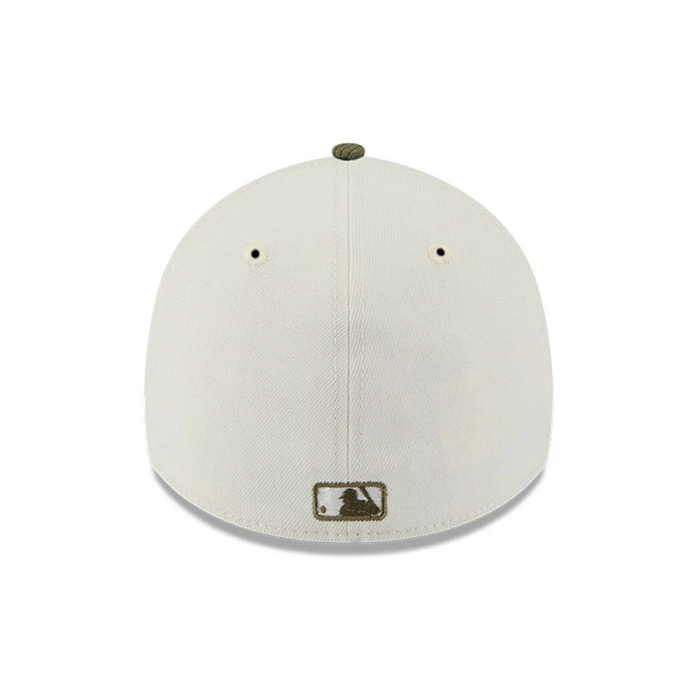 Pictured is this MLB Camo Visor New York Yankees 39THIRTY A-Frame Stretch Fit cap in Cream. 7