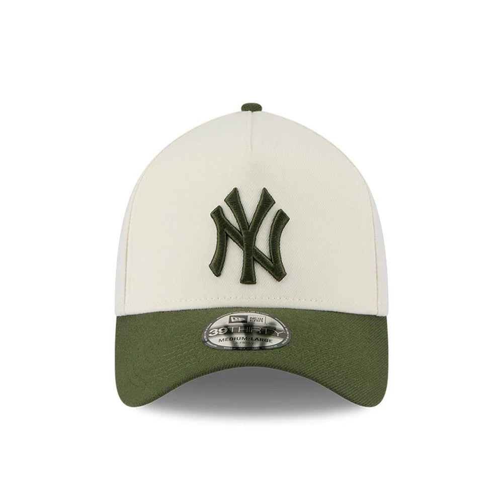 New York Yankees MLB Chrome Cream New Era 39THIRTY A-Frame Stretch Fit Cap, front view showing the green embroidered NY logo, matching green curved visor, and the 39THIRTY size sticker centred on the visor.