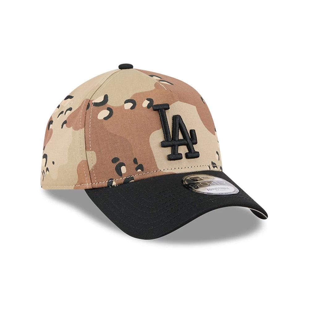 LA Dodgers MLB Desert 2 Tone Beige New Era 9FORTY A-Frame Adjustable Cap, three-quarter view showing the black embroidered LA logo on the front panel, with a black curved visor featuring a 9FORTY size sticker.