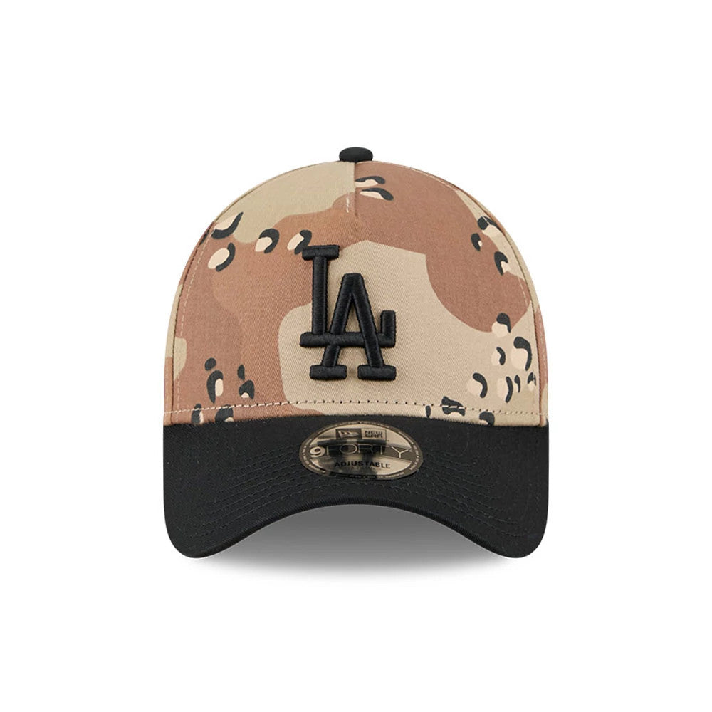 LA Dodgers MLB Desert 2 Tone Beige New Era 9FORTY A-Frame Adjustable Cap, front view showing the black embroidered LA logo, a black curved visor, and the 9FORTY size sticker centred on the visor.
