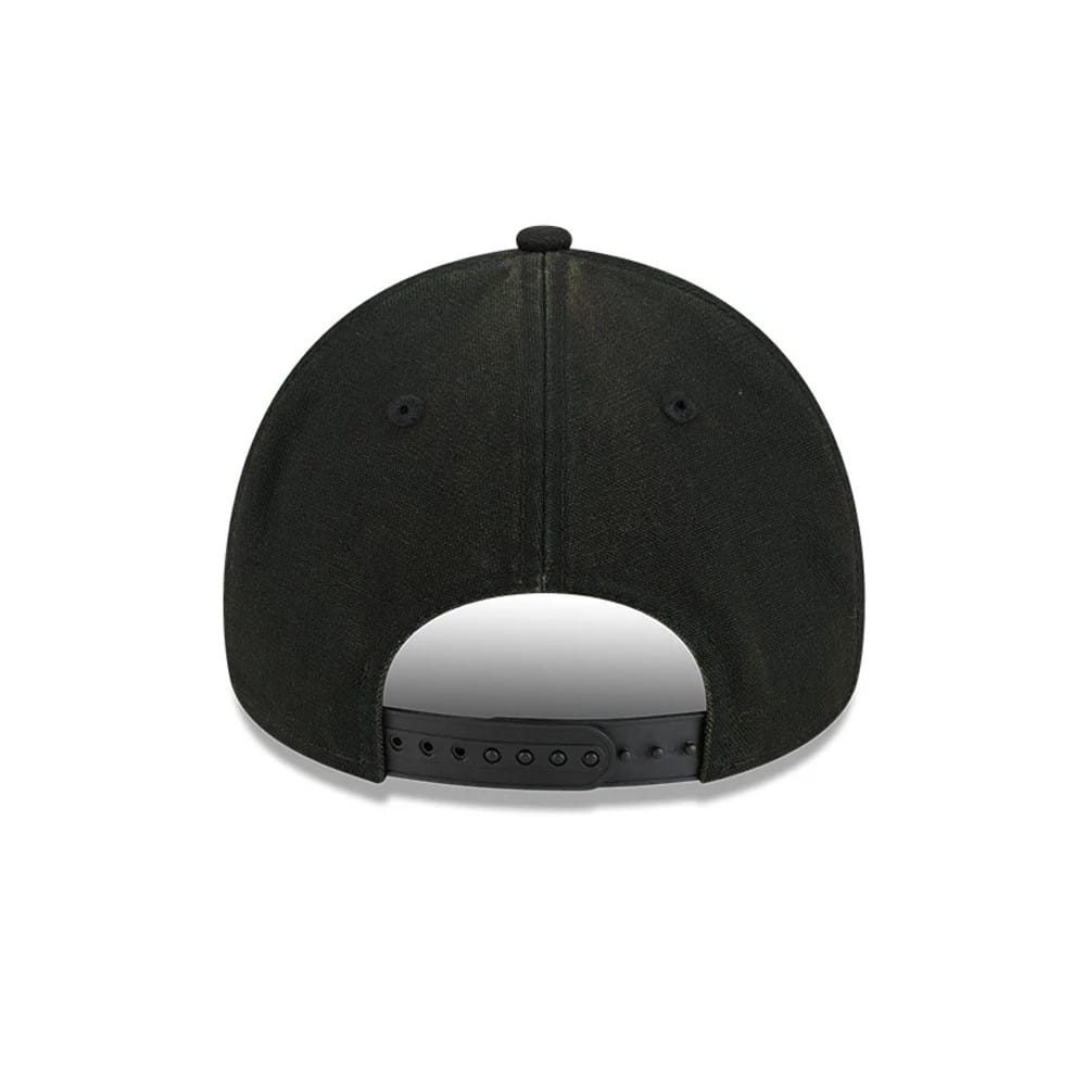 Pictured is this MLB Washed Canvas LA Dodgers 9FORTY A-Frame cap in black. 4