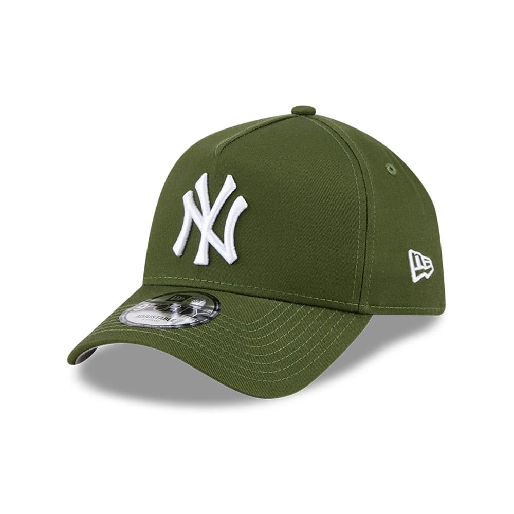 New York Yankees MLB Autumn Mix Dark Green New Era 9FORTY A-Frame Adjustable Cap, three-quarter view showing the raised white NY logo on the front panel, curved dark green visor with a 9FORTY size sticker, and New Era flag logo on the left side.