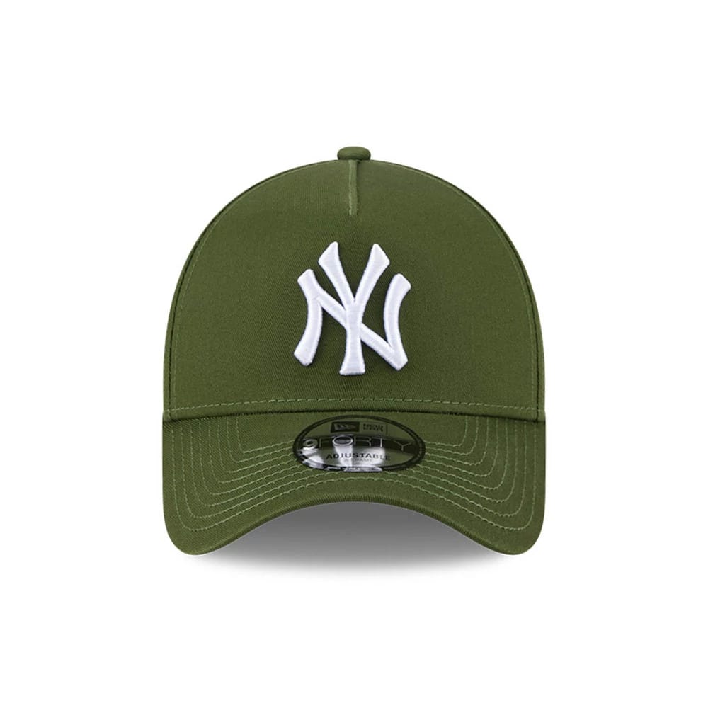Pictured is this MLB Autumn Mix New York Yankees 9FORTY A-Frame cap in dark green. 3