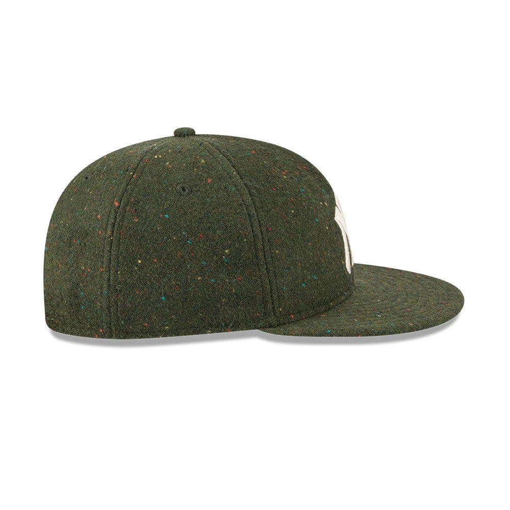 Pictured is this MLB Speckled Wool New York Yankees Retro Crown 9FIFTY cap in open green. 7