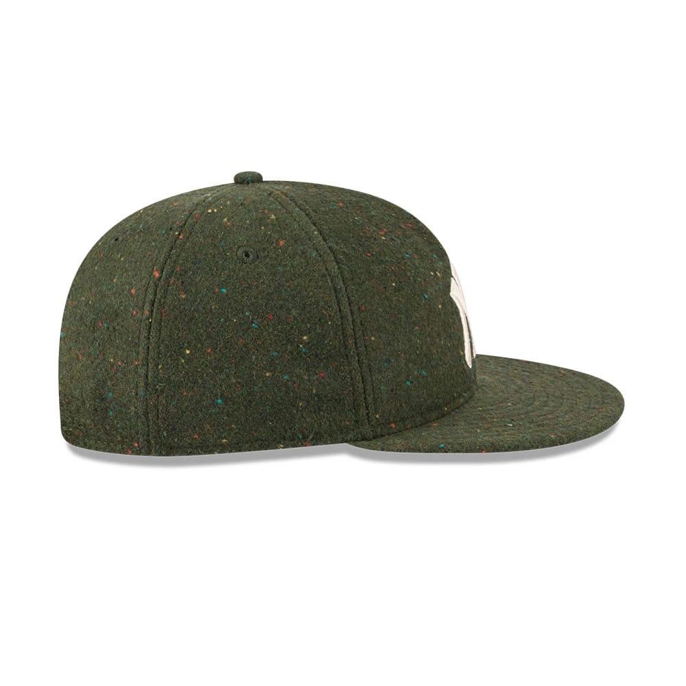 Pictured is this MLB Speckled Wool New York Yankees Retro Crown 9FIFTY cap in open green. 7