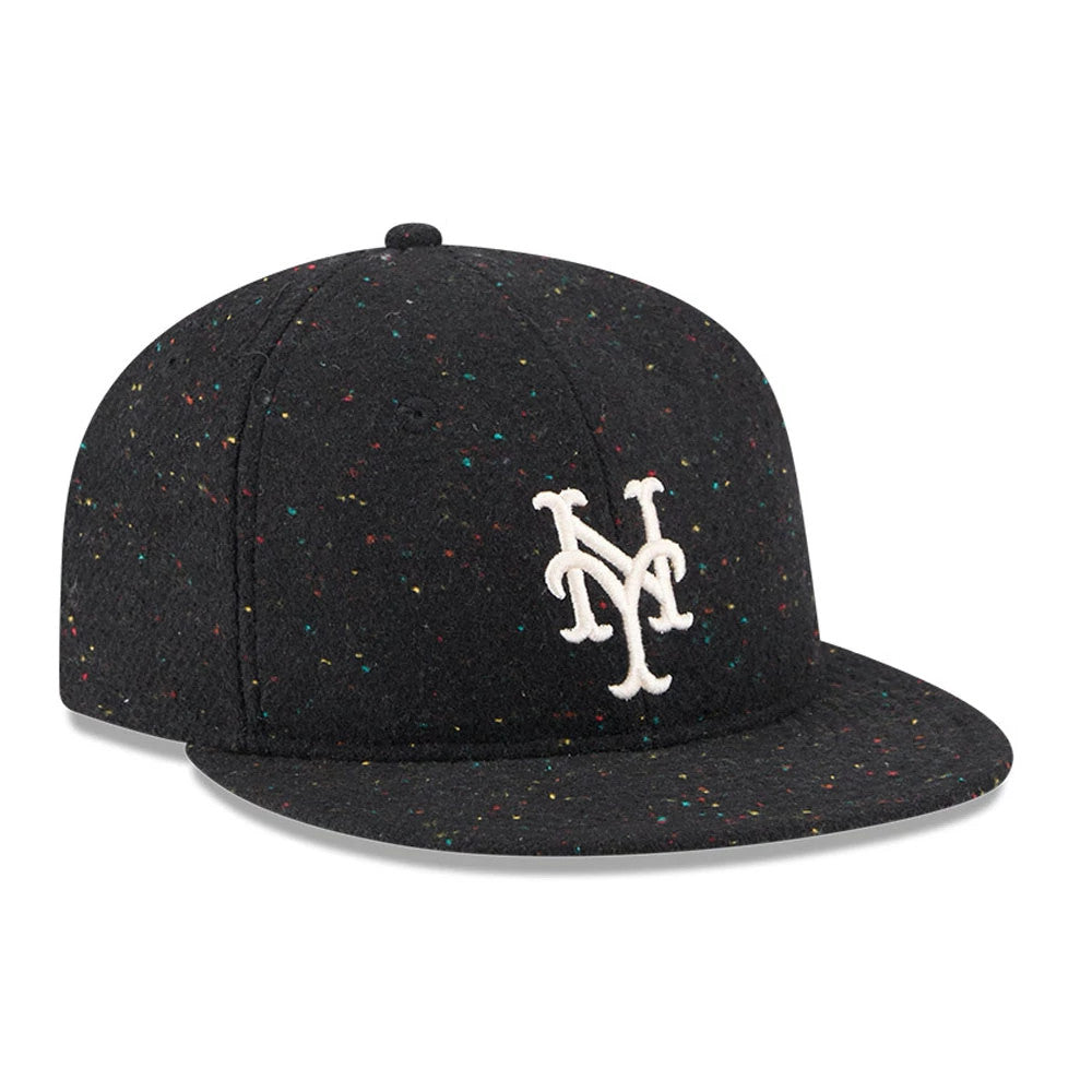 New York Mets MLB Speckled Wool Black Retro Crown New Era 9FIFTY Adjustable Cap, three-quarter view showing the white raised embroidered NY logo on the front panel, with a multicoloured speckled pattern over the black wool material.