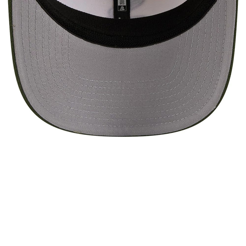 White Sox MLB Rifle Green New Era 9SEVENTY Stretch Snap Adjustable Cap, inside view showing the grey undervisor, black internal sweatband, and branded taping running across the structured interior.
