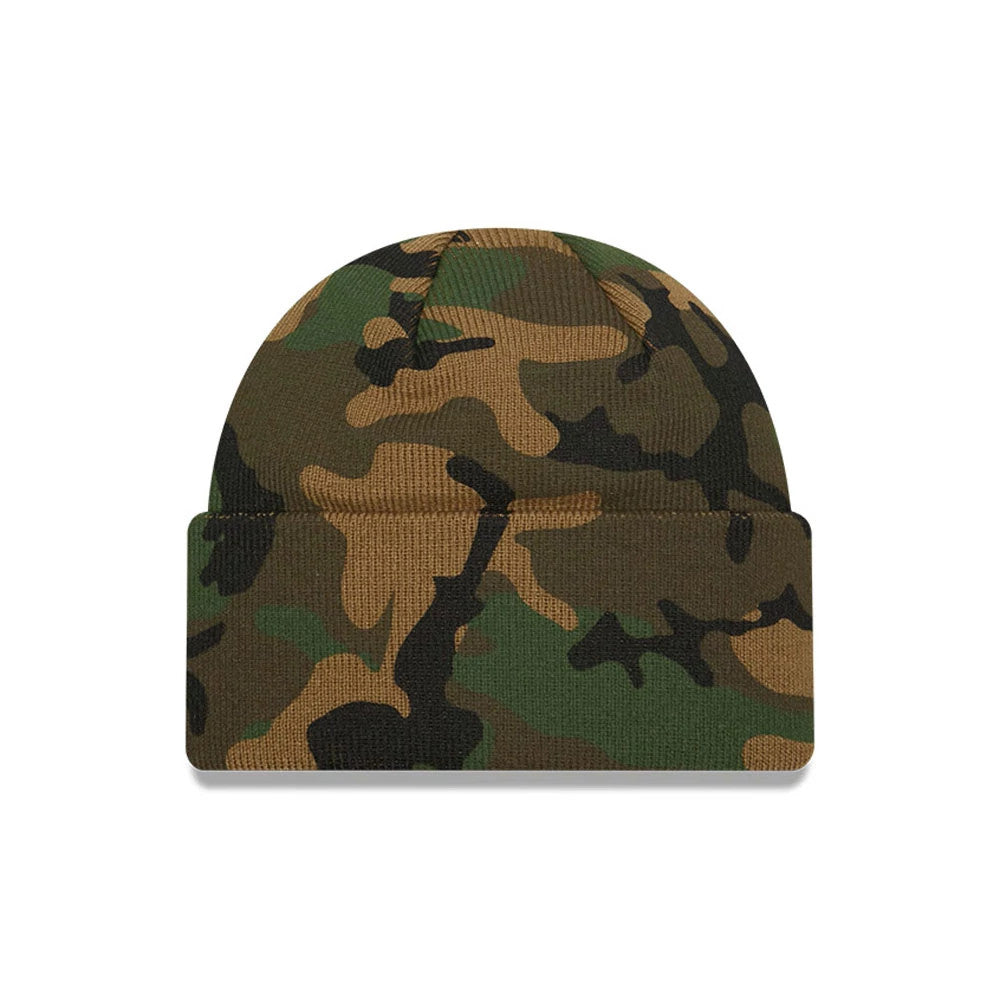 New Era New York Yankees MLB Camo Green Cuff Knit Beanie, front view showing an all-over green, brown, and black camo pattern on the folded cuff and crown, with seamless construction and ribbed texture.
