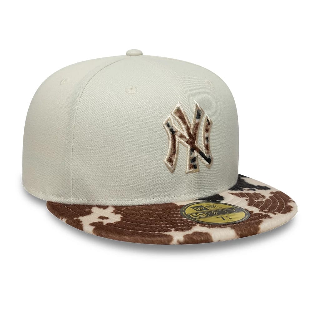 This is a New York Yankees Animal Print Beige 59FIFTY Fitted Cap 3