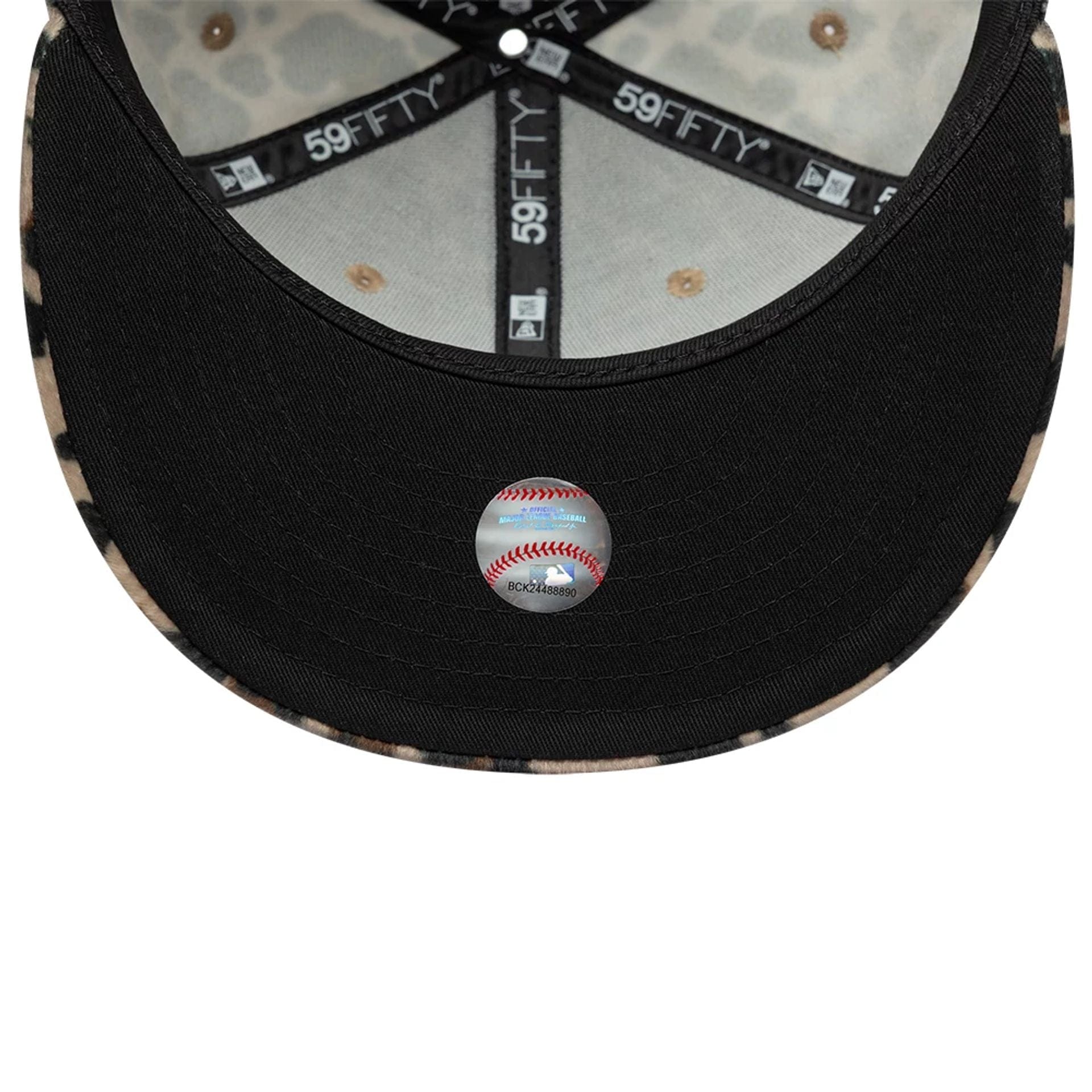 This is a New York Yankees Animal Print Leopard Black 59FIFTY Fitted Cap 2