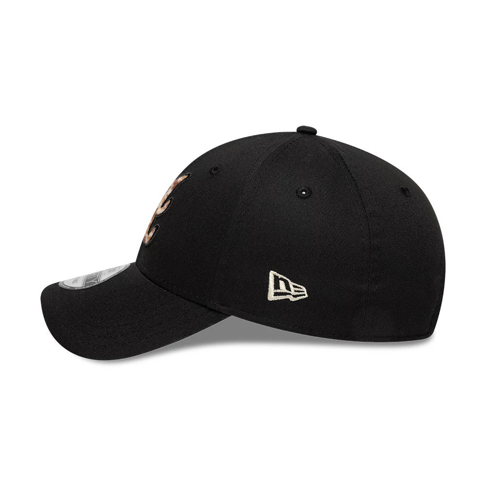 This is a Atlanta Braves Animal Print Black 9FORTY Adjustable Cap 4