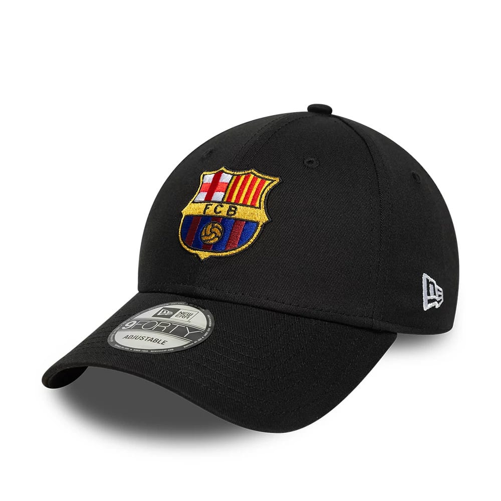 FC Barcelona Core Black New Era 9FORTY Adjustable Cap, three-quarter view showing the embroidered FC Barcelona crest on the front panel, the curved black visor with 9FORTY size sticker, and the New Era flag logo on the left side.