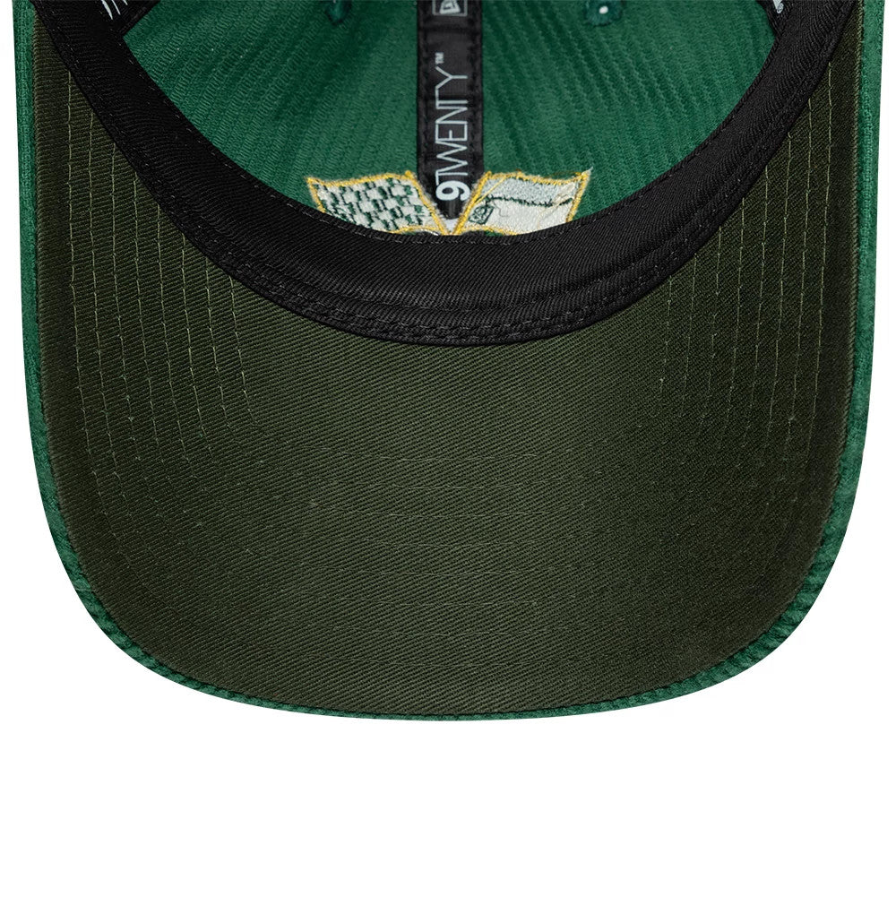 Pictured is this Speedway Chelsea FC 9TWENTY cap in dark green. 7