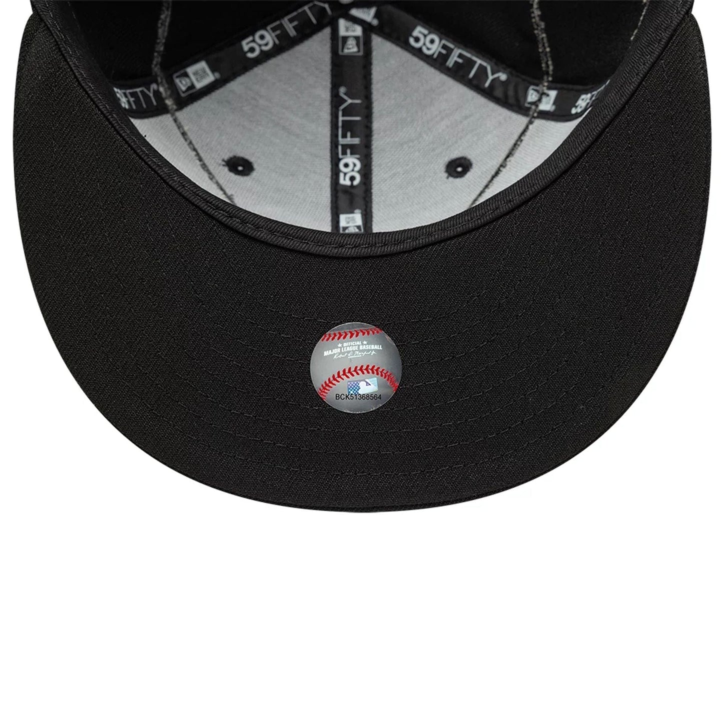 Pictured is this MLB Beaded Wings Chicago White Sox 59FIFTY Fitted cap in black. 7