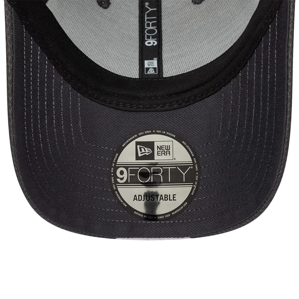 Pictured is this Visa Cash App Racing Bulls H1 Race Special 9FORTY Adjustable cap in dark grey. 5