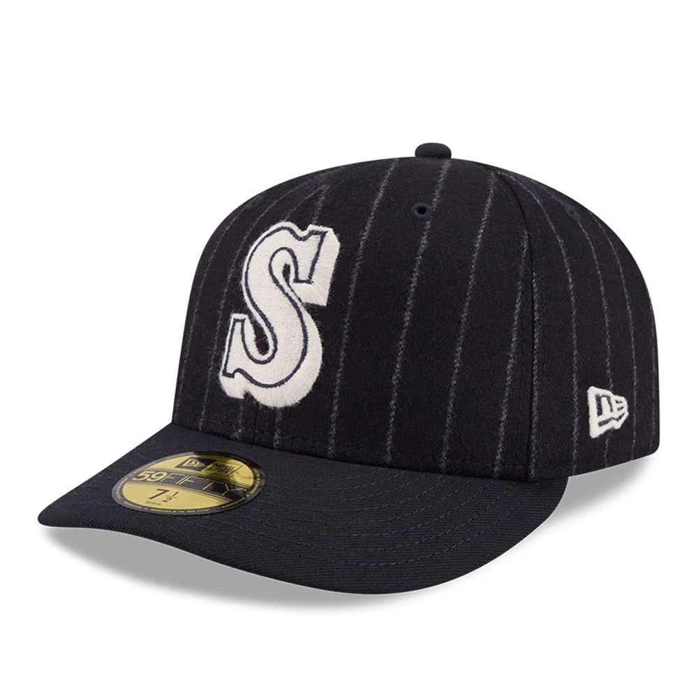 Seattle Mariners MLB X Moon Navy New Era 59FIFTY Fitted Cap, three-quarter view showing a raised white embroidered S logo on the front panel, narrow pinstripes, a navy visor with a gold 59FIFTY size sticker and New Era flag logo on the left side.