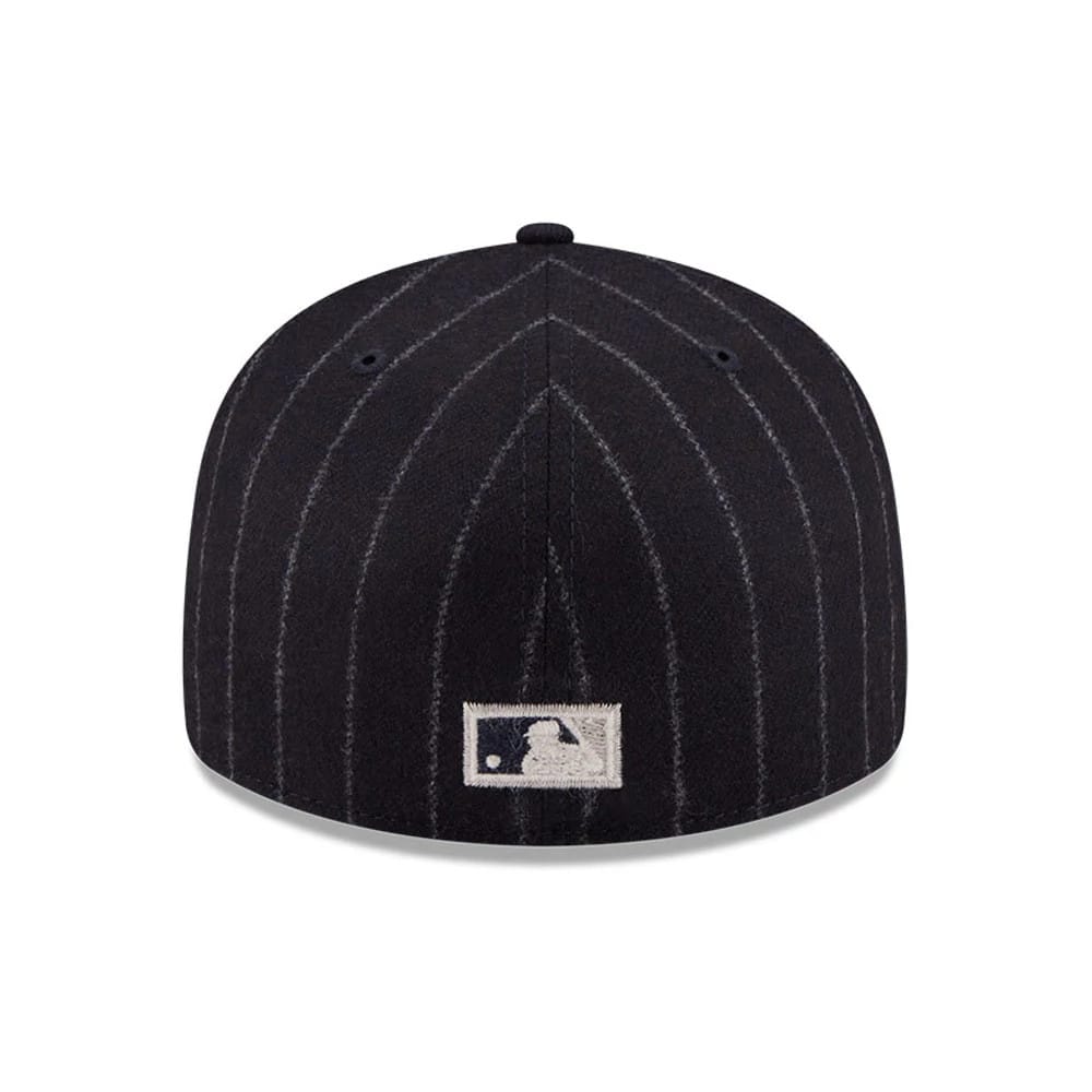 Pictured is this MLB X Moon Seattle Mariners 59FIFTY Fitted cap in Navy. 7