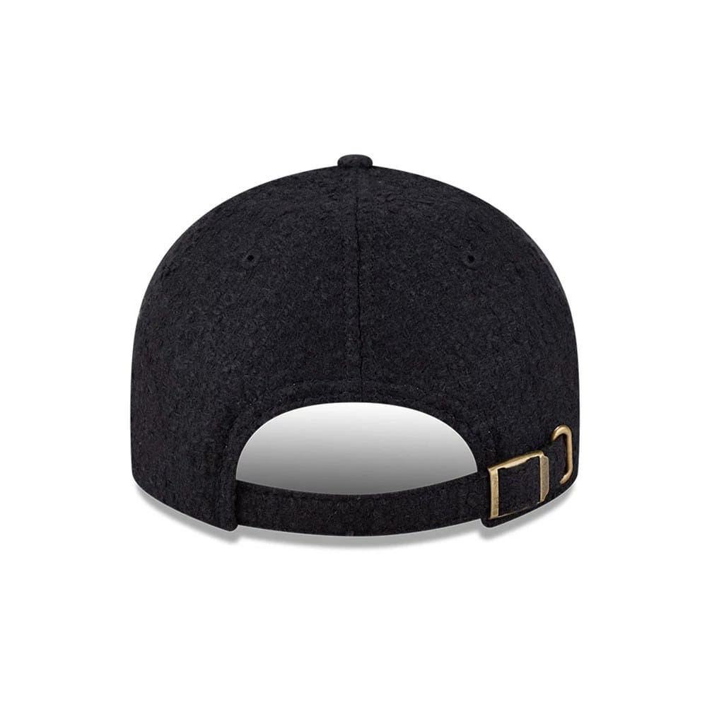 Pictured is this MLB X Moon Atlanta Braves Retro Crown 9FIFTY cap in navy. 7
