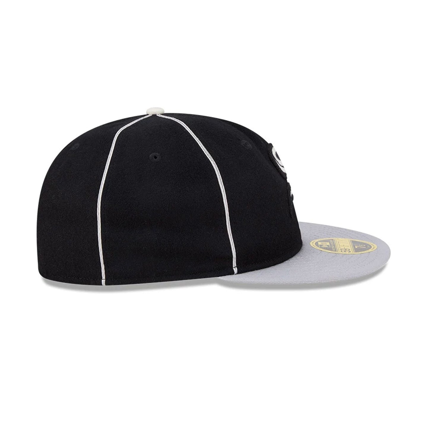 Pictured is this MLB Felt Logo Chicago White Sox Retro Crown 59FIFTY Fitted cap in black. 7