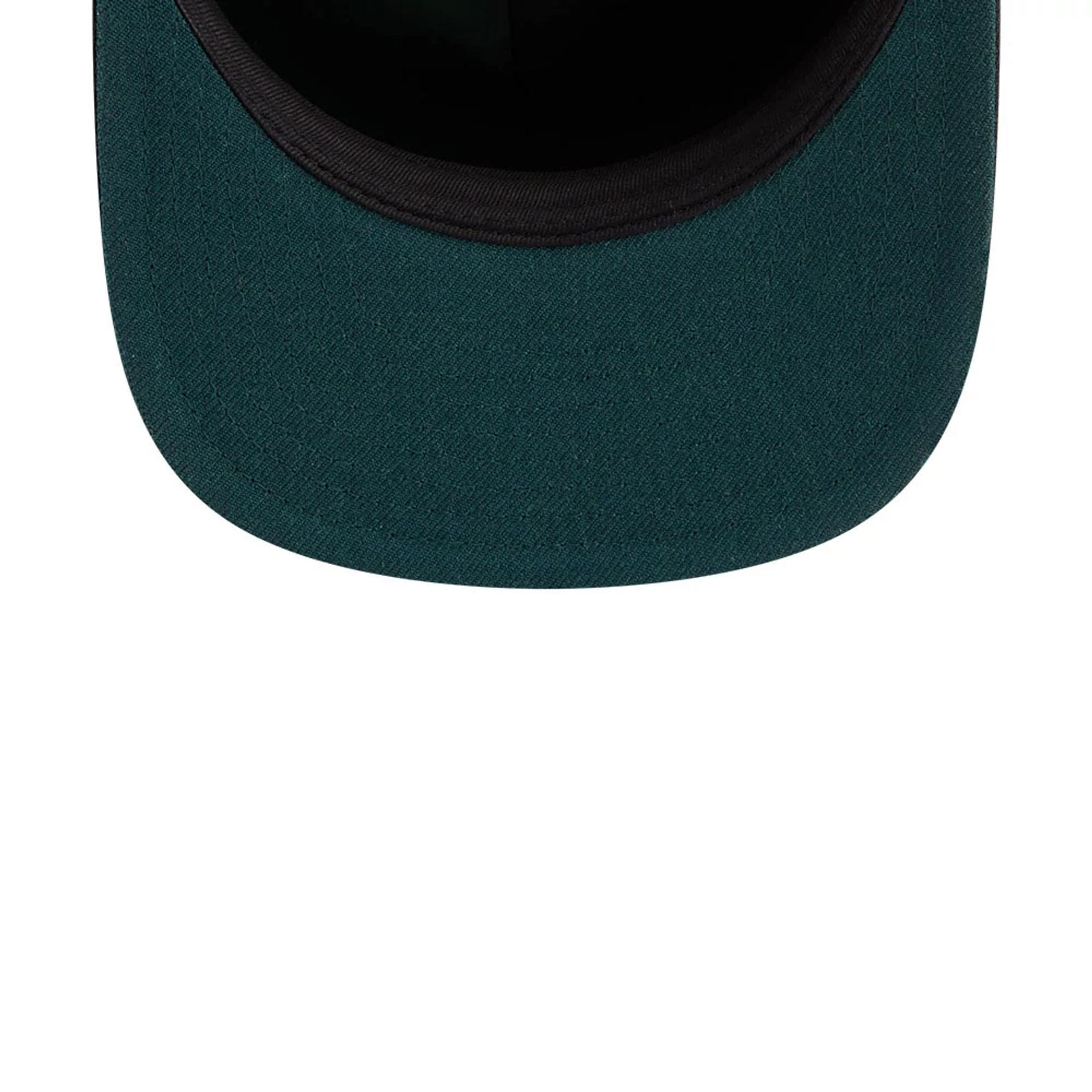 Pictured is this NFL Chiseled Embroidery Green Bay Packers 59FIFTY A-Frame Fitted cap in Black. 2
