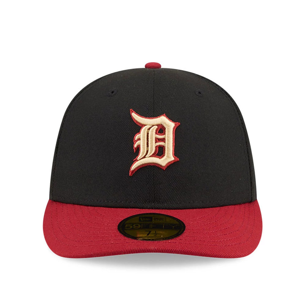 Detroit Tigers MLB Team Cards Black New Era 59FIFTY Fitted Cap, front view showing a raised embroidered cream and red Tigers logo on the black front panel, paired with a contrasting red visor and a gold 59FIFTY size sticker.