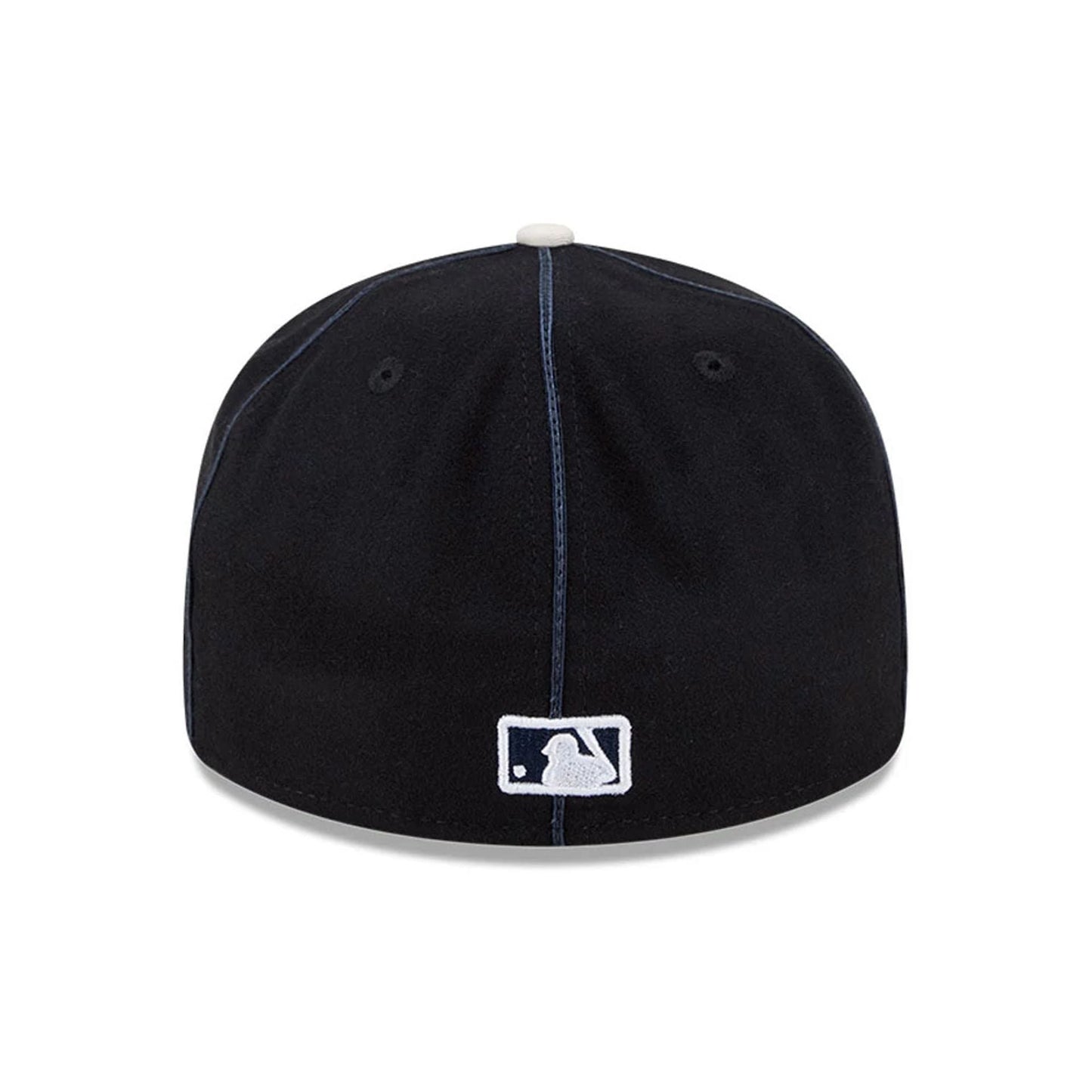 Pictured is this MLB Felt Logo New York Yankees Retro Crown 59FIFTY Fitted cap in navy. 7