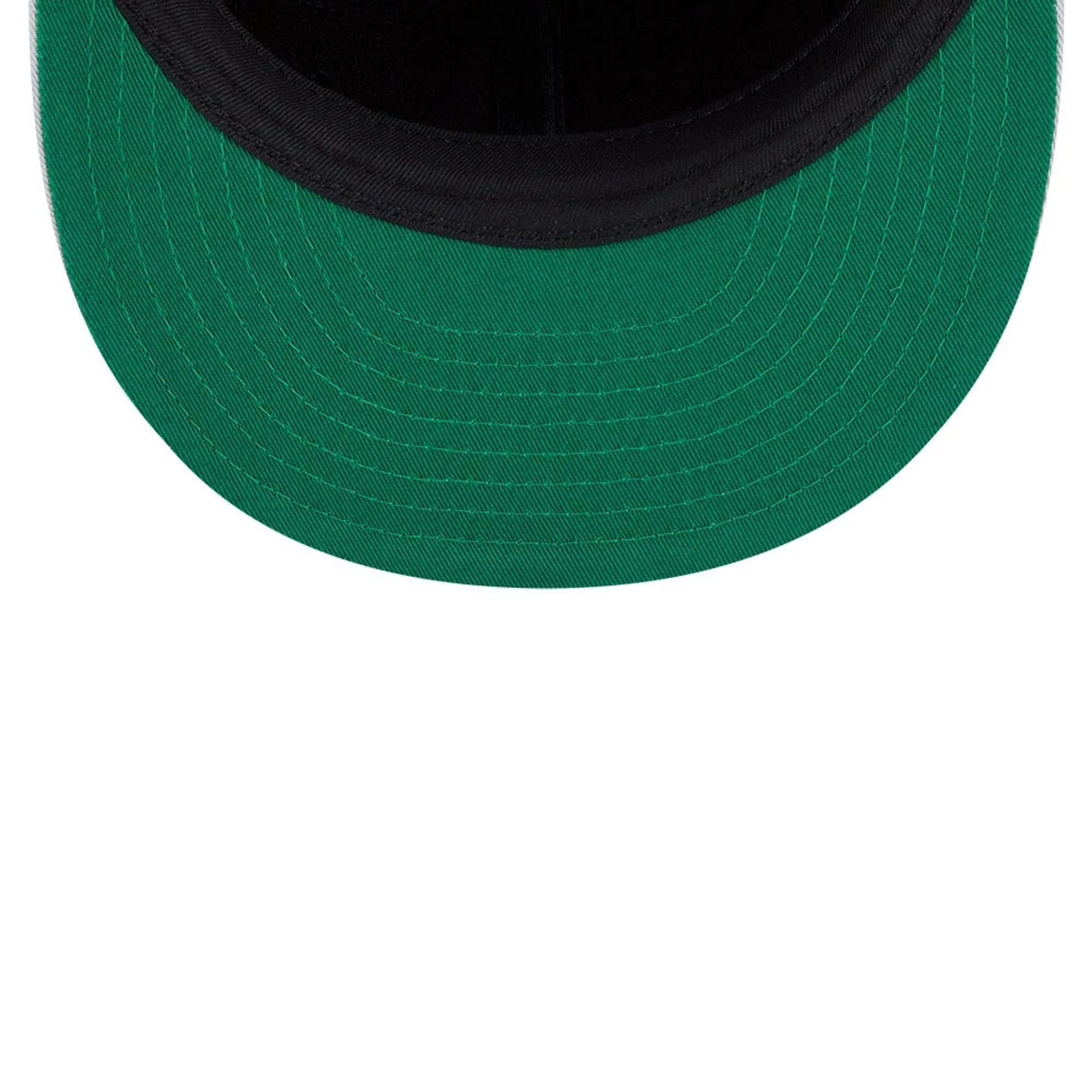 Pictured is this NHL Felt Logo LA Kings Retro Crown 59FIFTY Fitted cap in black. 2