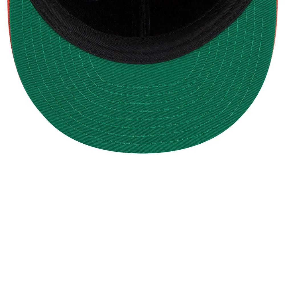 Pictured is this NHL Felt Logo Anaheim Ducks Retro Crown 59FIFTY Fitted cap in black. 2