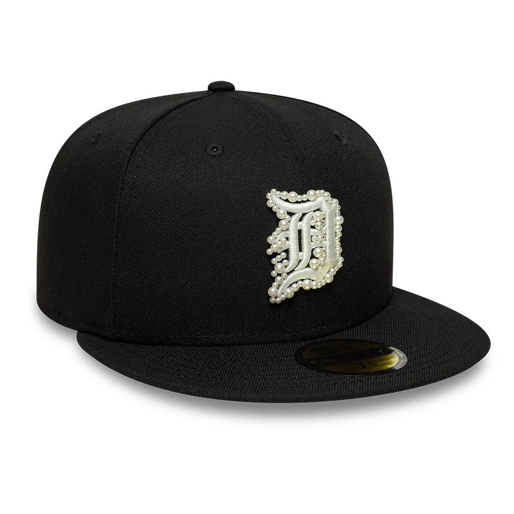 Detroit Tigers MLB Faux Pearl Black New Era 59FIFTY Fitted Cap, front view showing the ornate, faux pearl-encrusted D logo on the structured black crown, with a flat visor featuring a gold 59FIFTY size sticker.