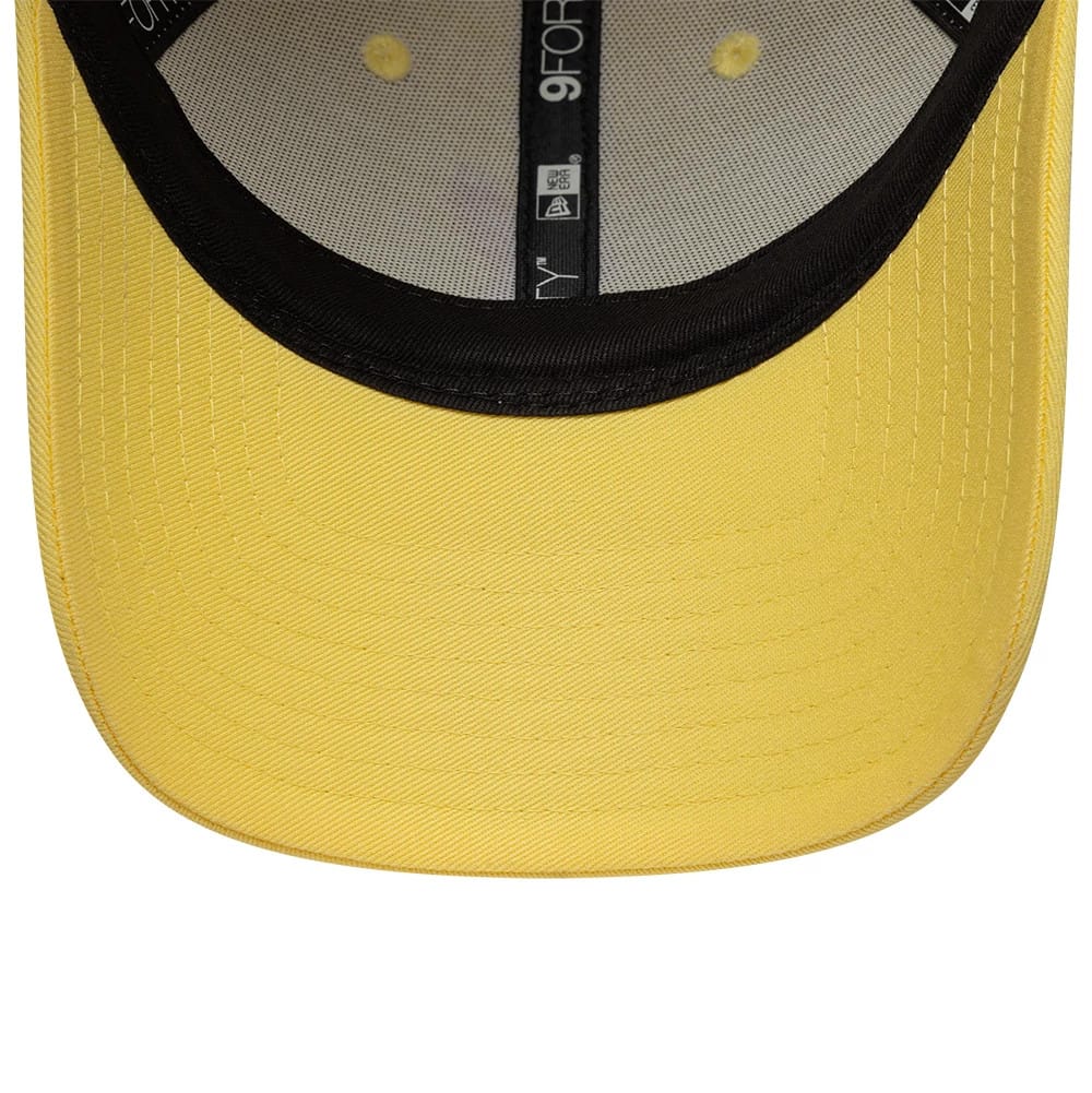 Pictured is this Womens Liverpool FC 9FORTY cap in pastel yellow. 5