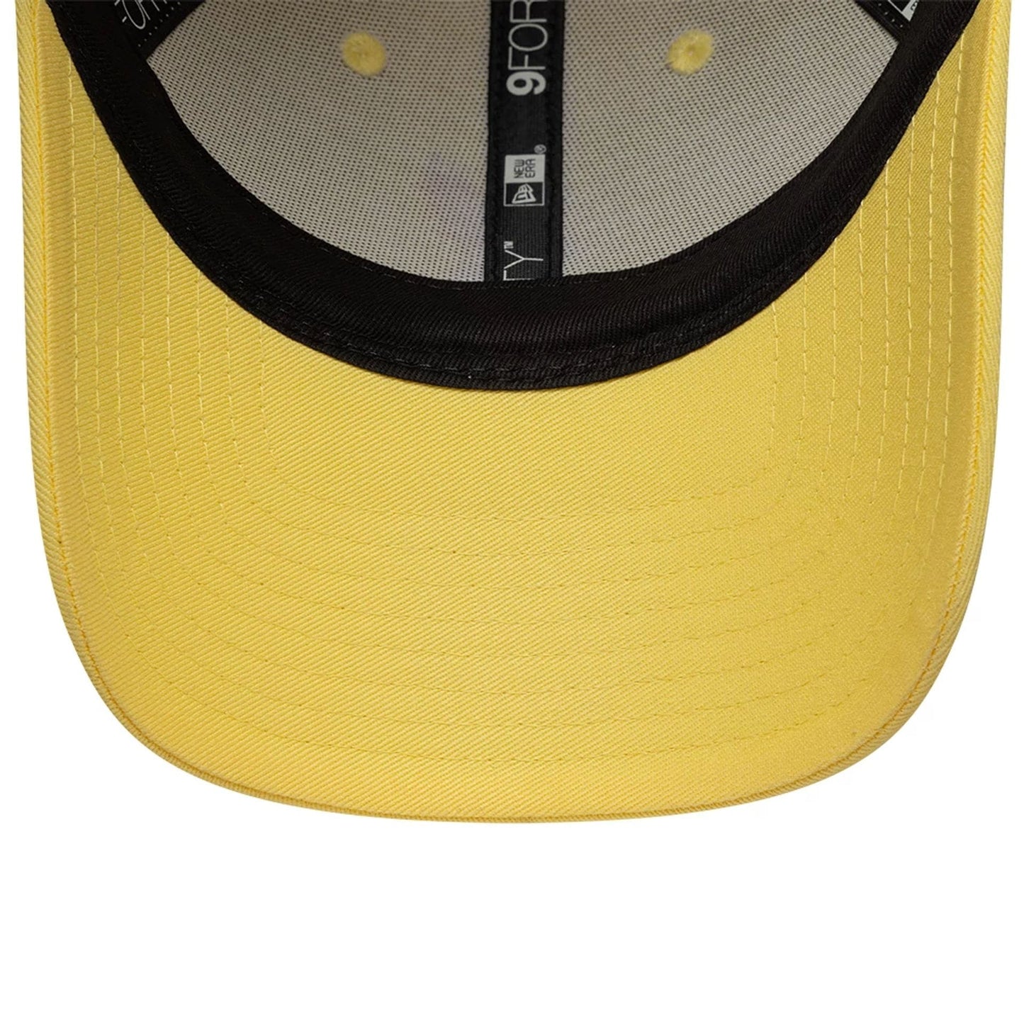 Liverpool FC Womens Pastel Yellow New Era 9FORTY Adjustable Cap, inside view showing the black sweatband, yellow undervisor and the 9FORTY size sticker on the taping along with yellow eyelets on the structured crown.