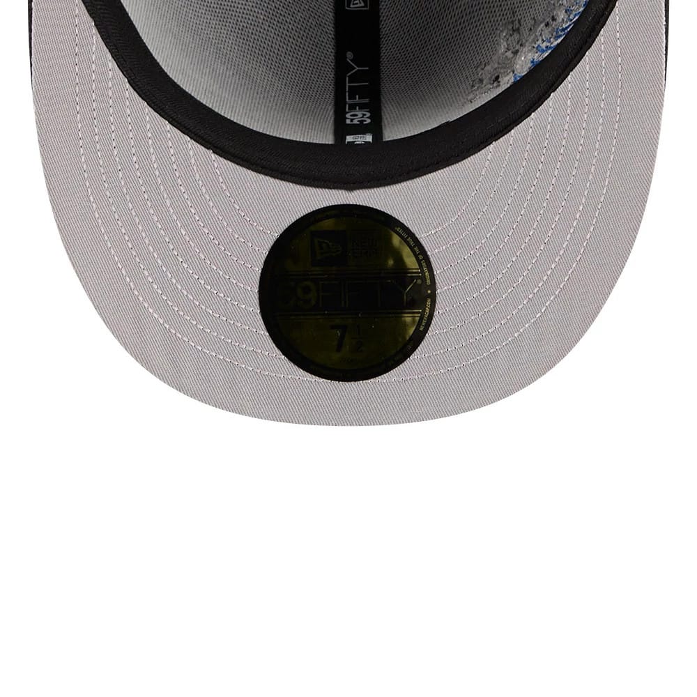 Pictured is this MLB Vissurf New York Yankees 59FIFTY Fitted cap in black. 2