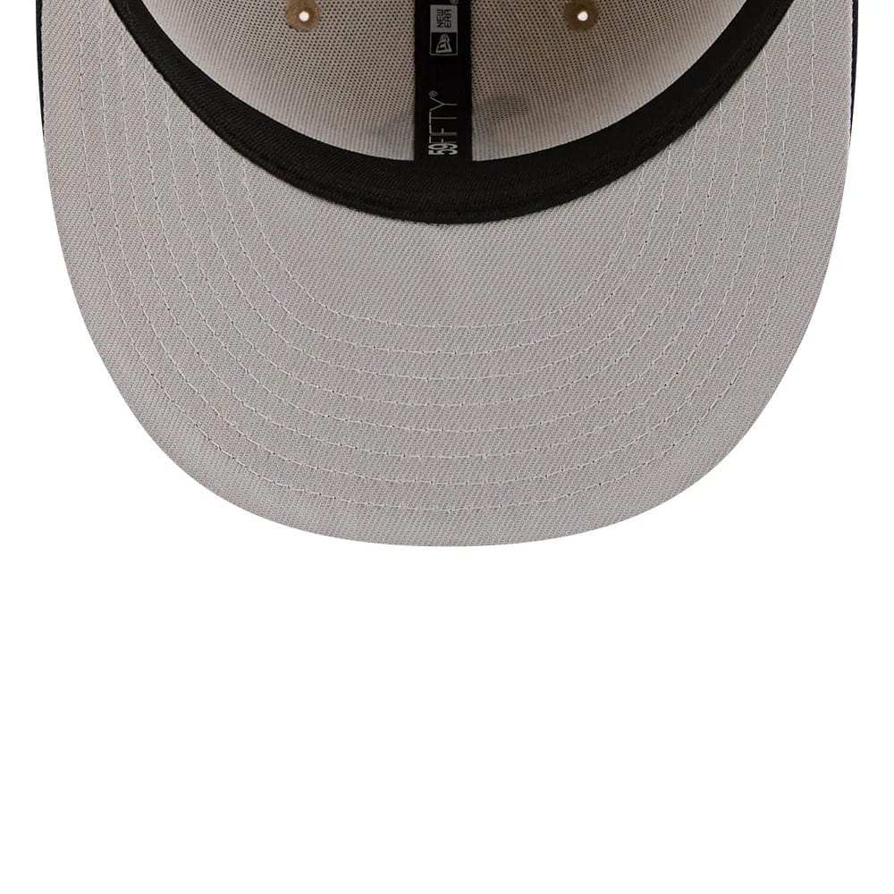 Pictured is this MLB Twine Boston Red Sox 59FIFTY Fitted cap in navy. 2