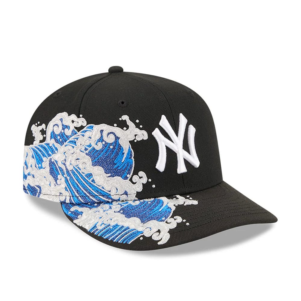 Pictured is this MLB Vissurf New York Yankees 9FIFTY Snapback cap in black. 1