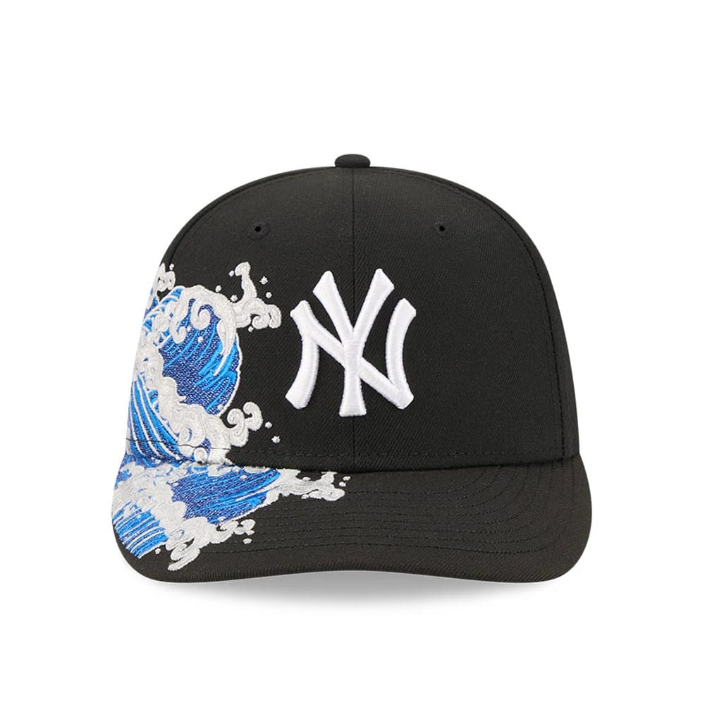 Pictured is this MLB Vissurf New York Yankees 9FIFTY Snapback cap in black. 3