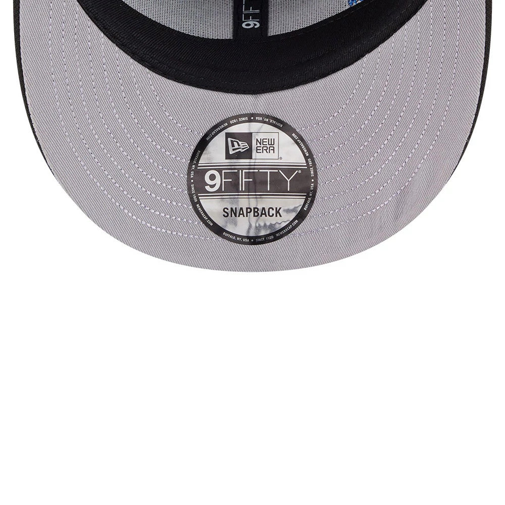 Boston Red Sox MLB Vissurf Black New Era 9FIFTY Snapback Adjustable Cap, inside view showing the grey undervisor with black 9FIFTY size sticker, black sweatband and black taping detail running across the interior.