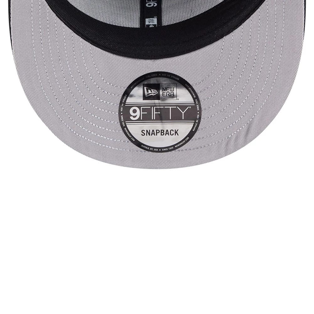Pictured is this MLB Vissurf Chicago White Sox 9FIFTY Snapback cap in black. 2